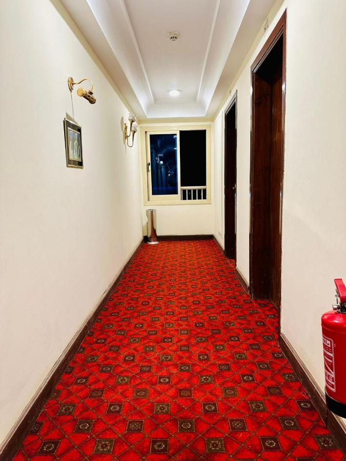 Hotel Queens Valley