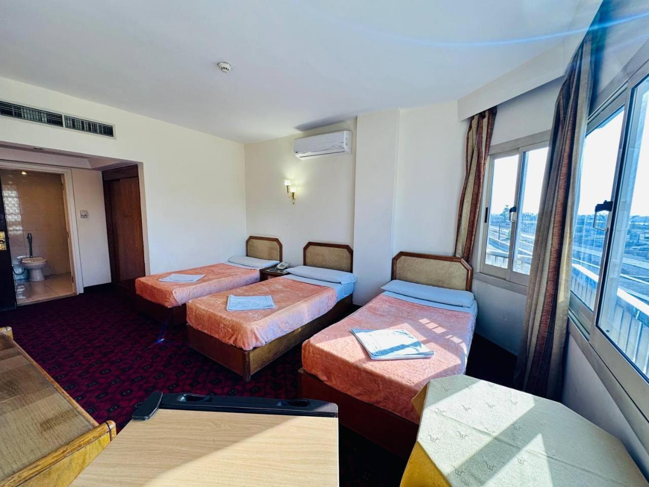 Queens Valley Hotel Luxor
