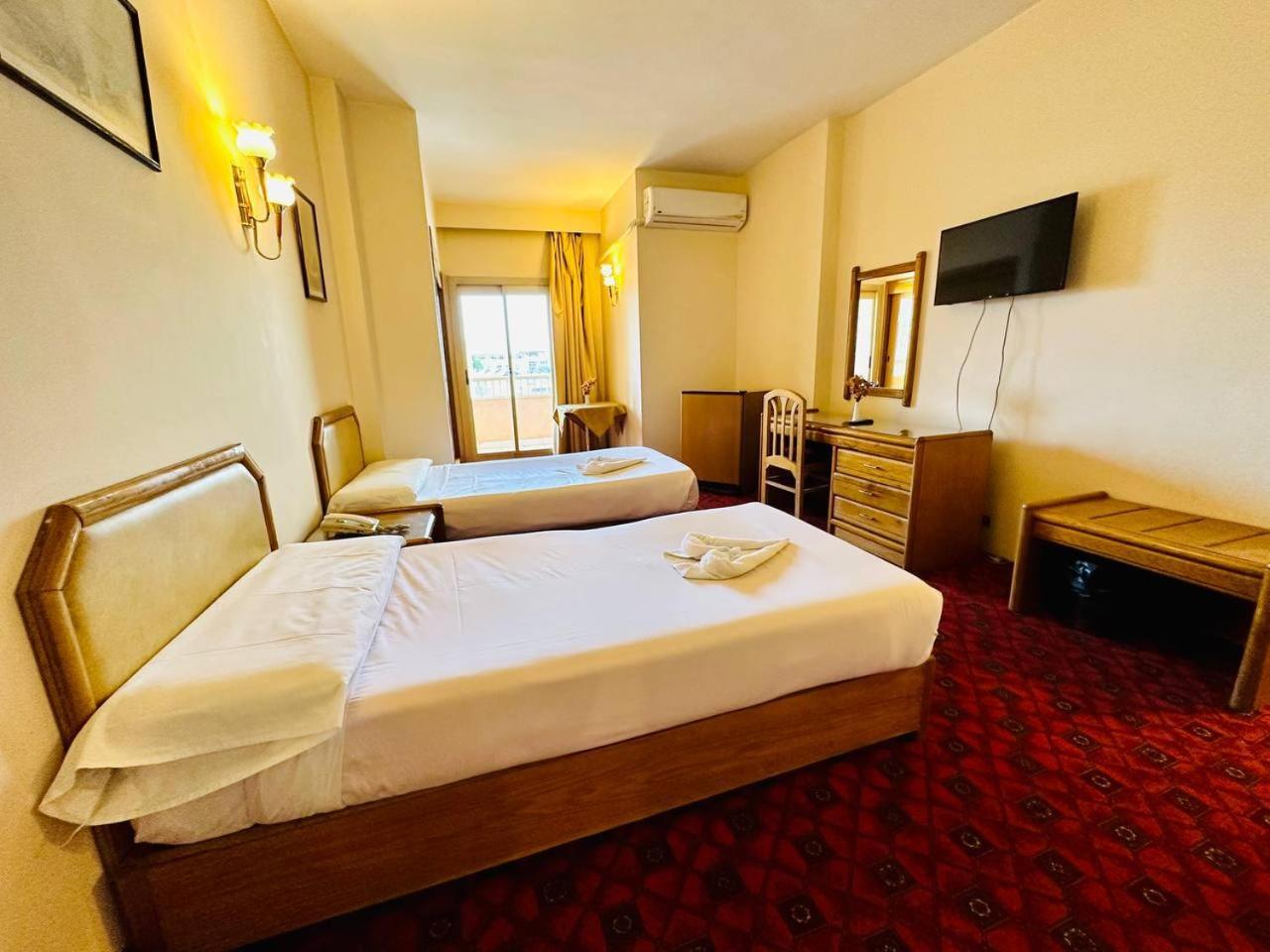 Hotel Queens Valley 3*