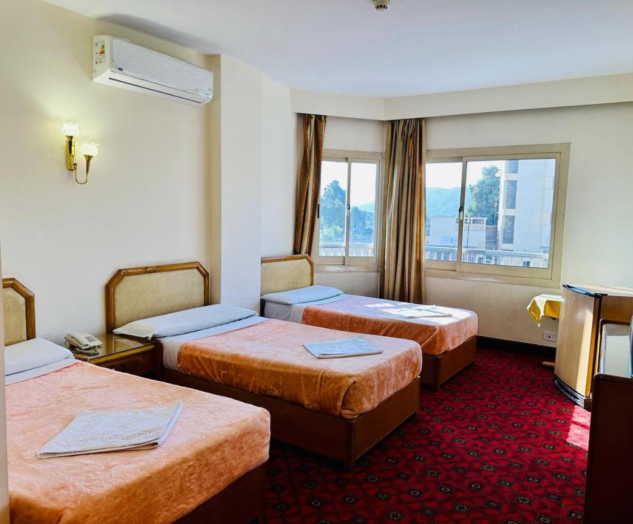 Queens Valley Hotel 3*