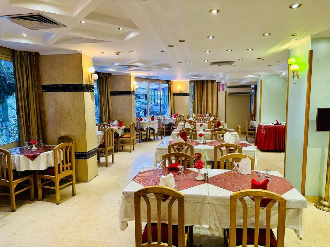 Queens Valley Hotel Luxor