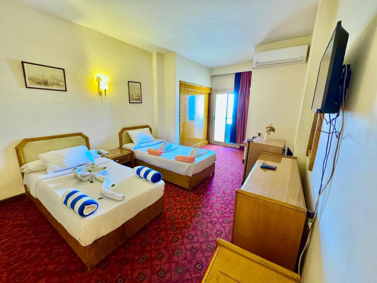 Queens Valley Hotel 3*